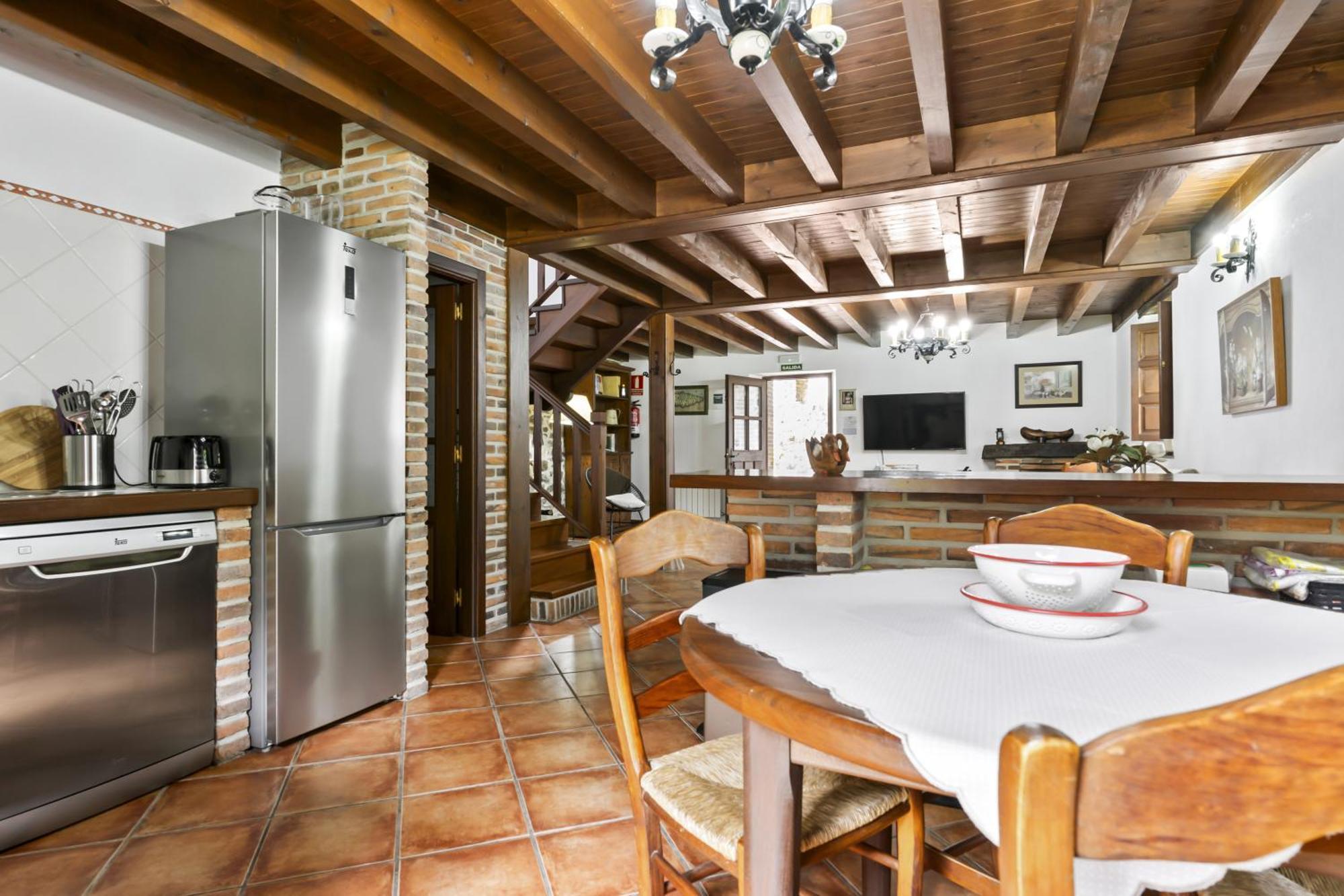 Casa De Aldea La Venta Los Probes 利亚内斯 外观 照片