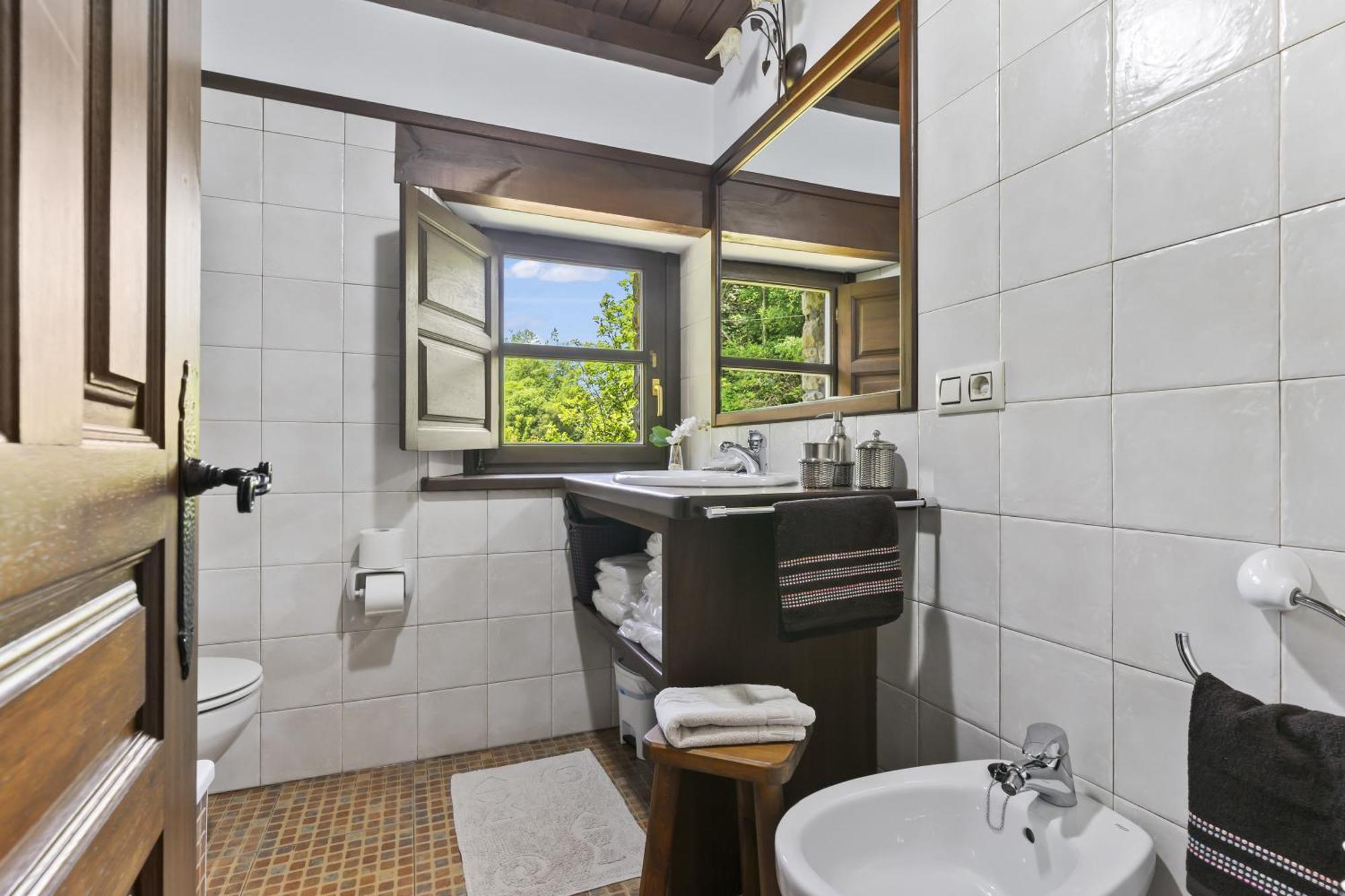 Casa De Aldea La Venta Los Probes 利亚内斯 外观 照片