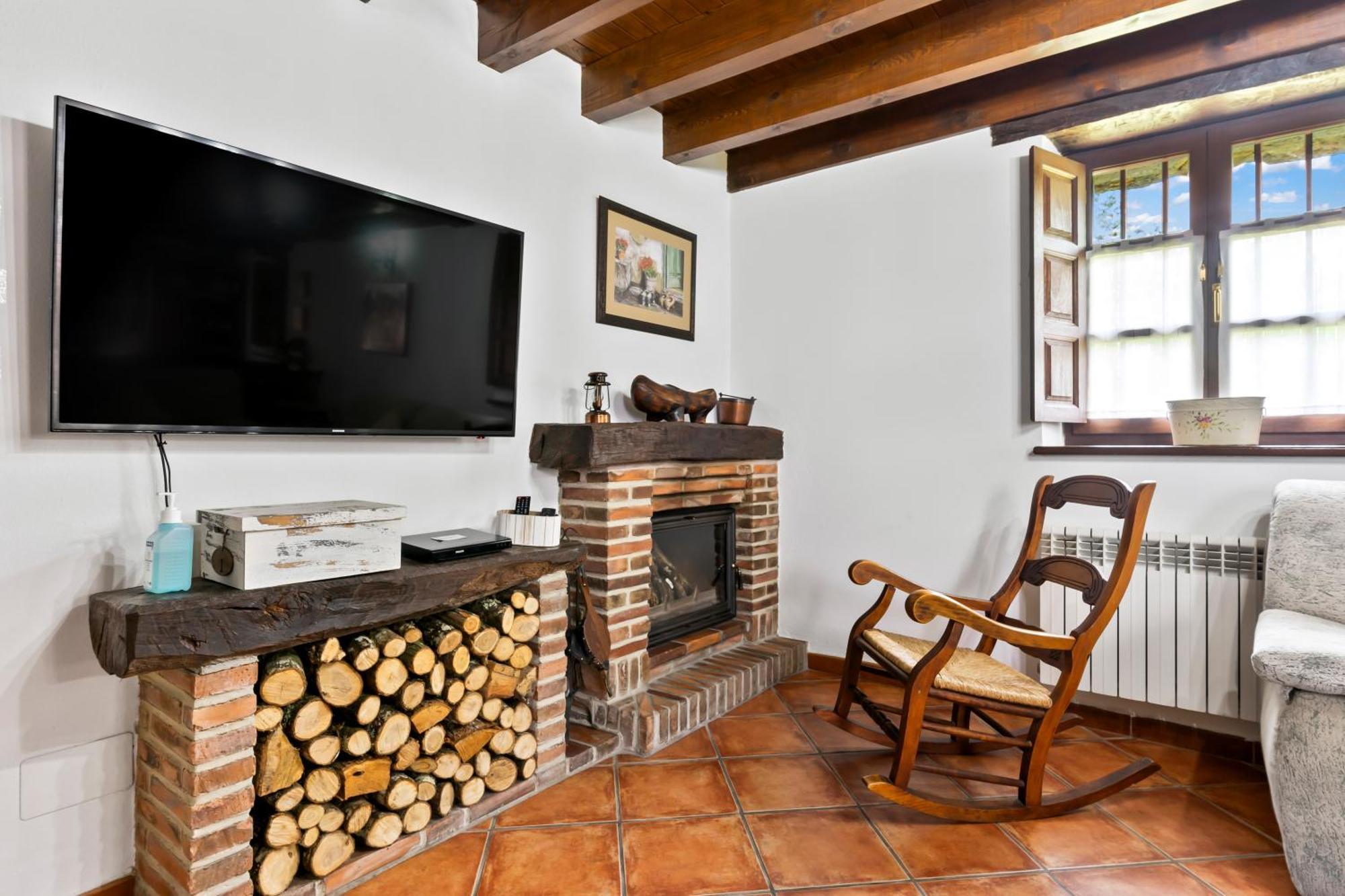 Casa De Aldea La Venta Los Probes 利亚内斯 外观 照片